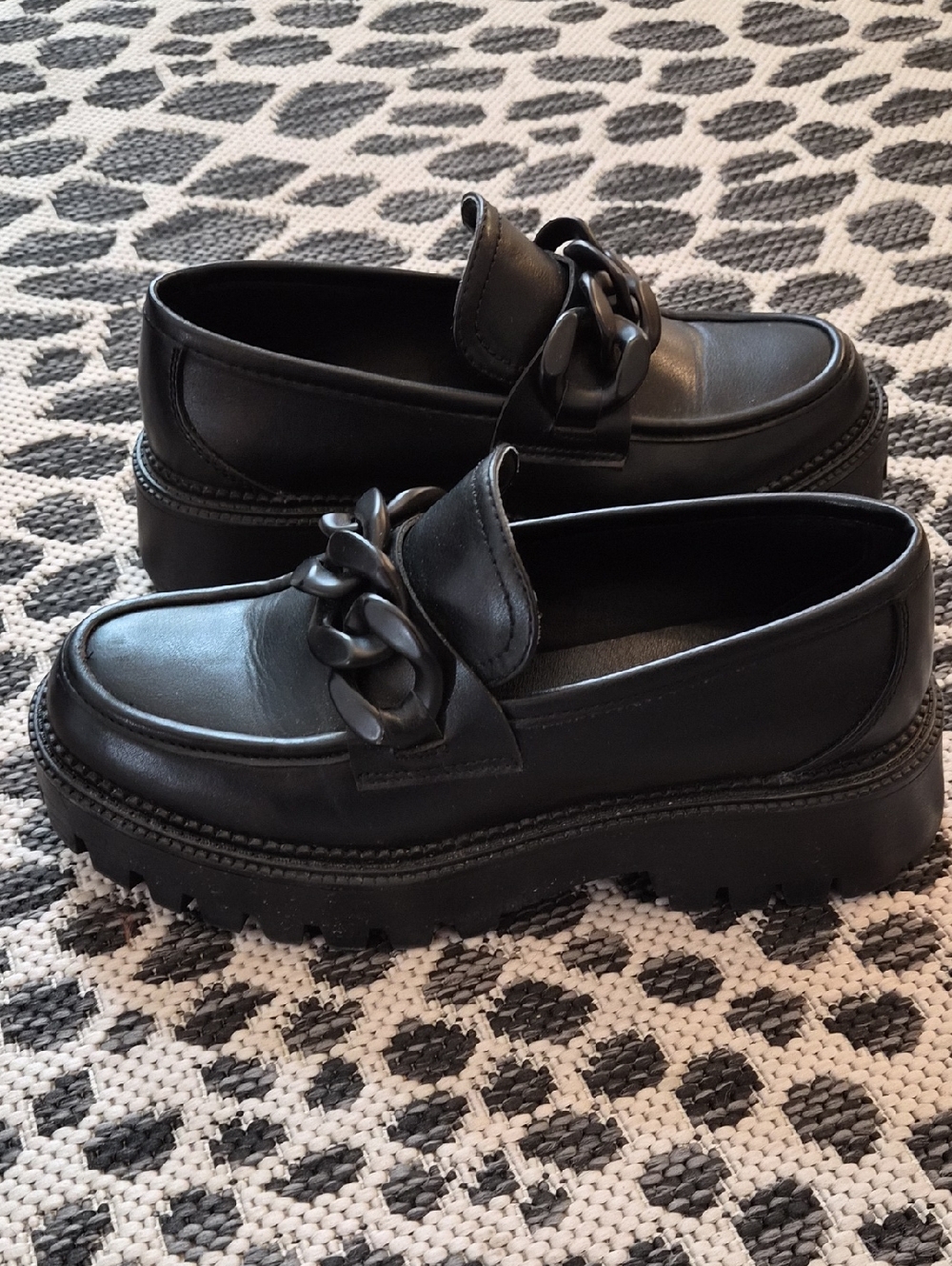 PRIMADONNA ITALIAN LEATHER Black Chunky Chain Loafer